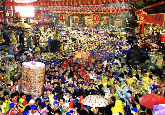 大甲鎮瀾宮媽祖遶境進香